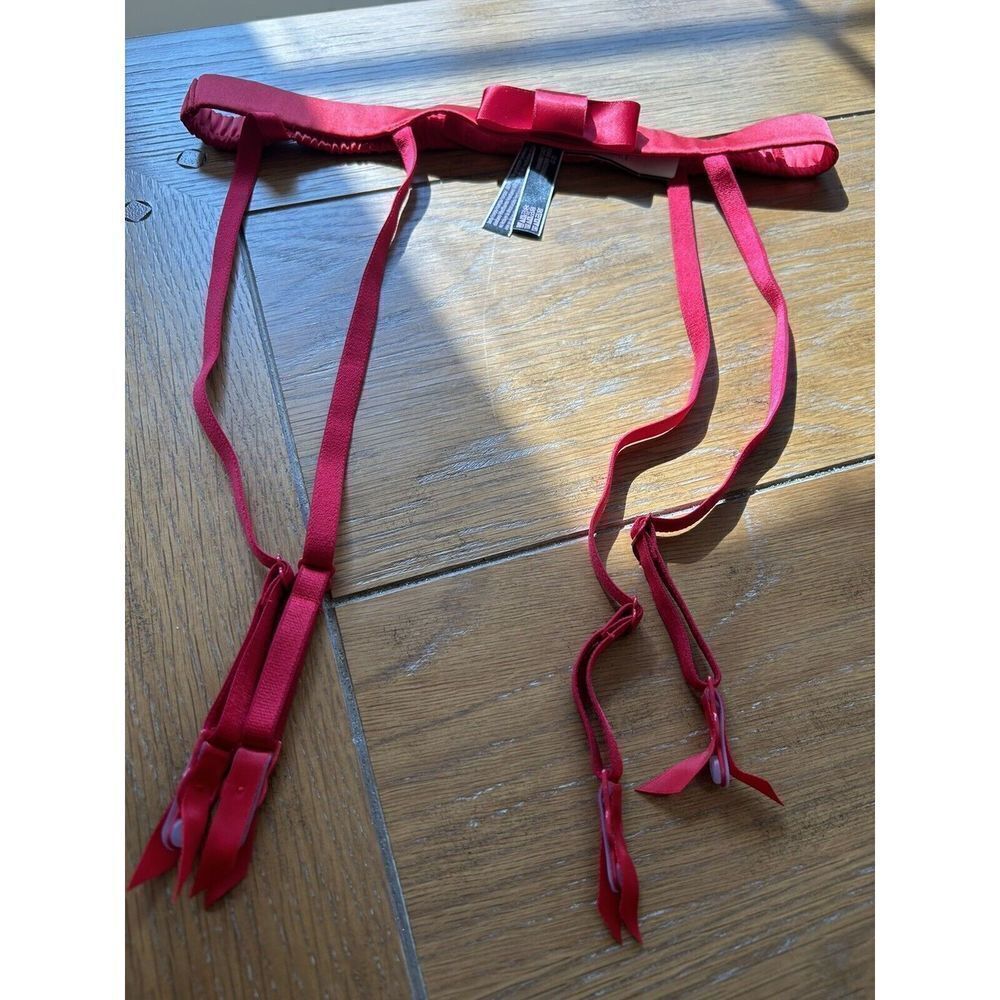 XS /S BOMBSHELL Red ❤️VICTORIA'S SECRET SATIN VERY SEXY GARTER BELT New.
